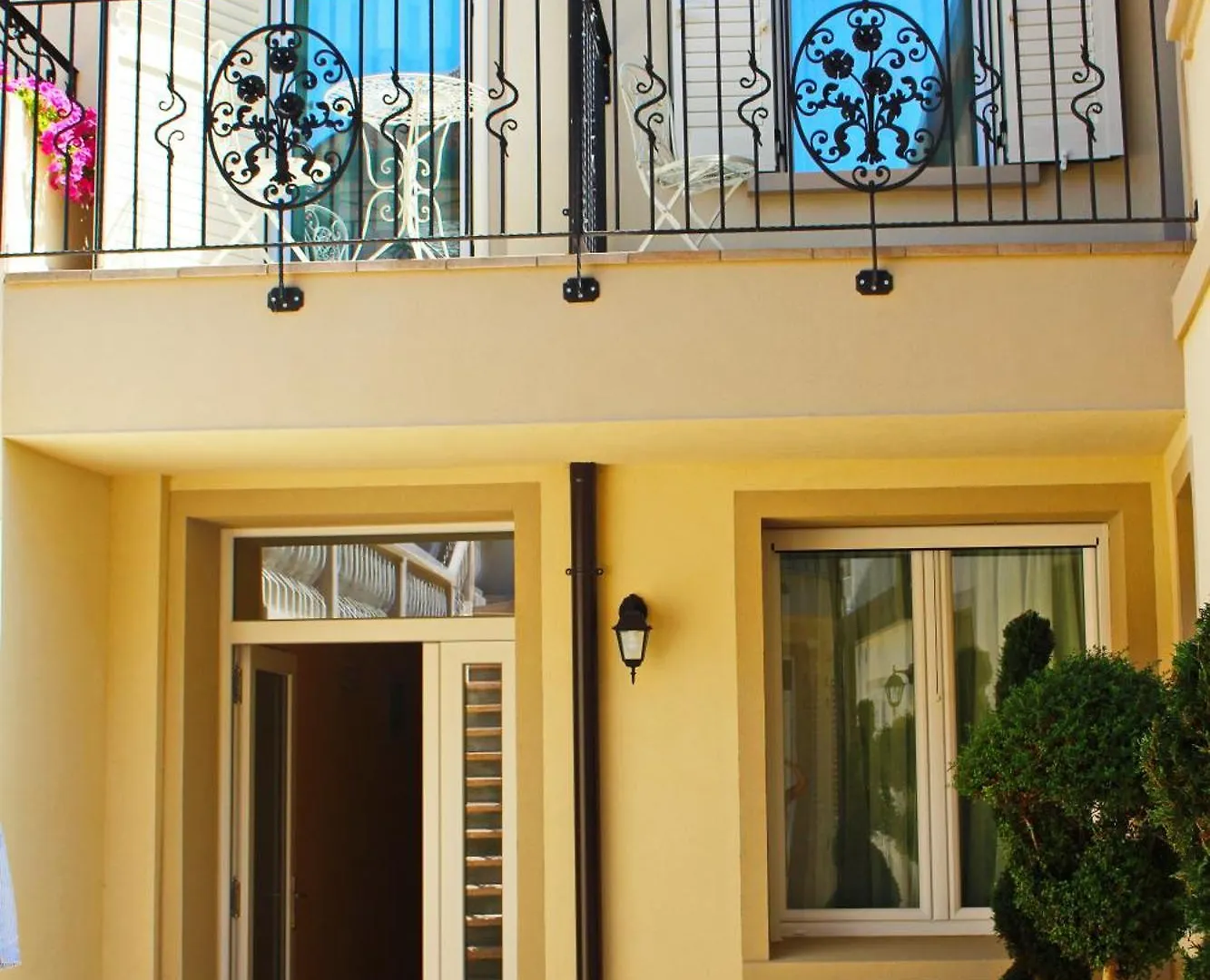 Villa Cavour Comacchio 3*,  Italy